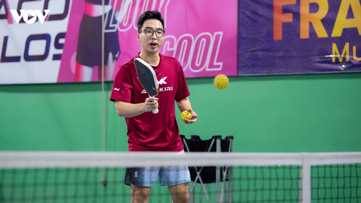 Nhập môn Pickleball: 3 điểm khác biệt của Newbie và Trình khá trong Dink Topspin