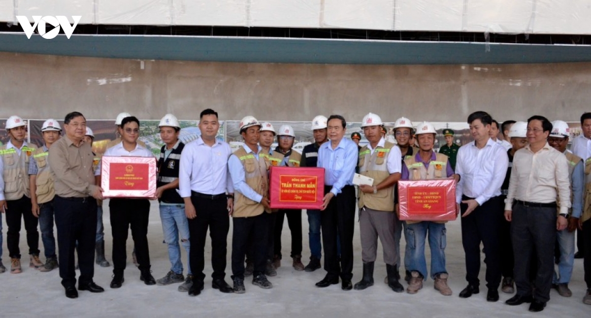 na president inspects progress of projects serving apec 2027 picture 13