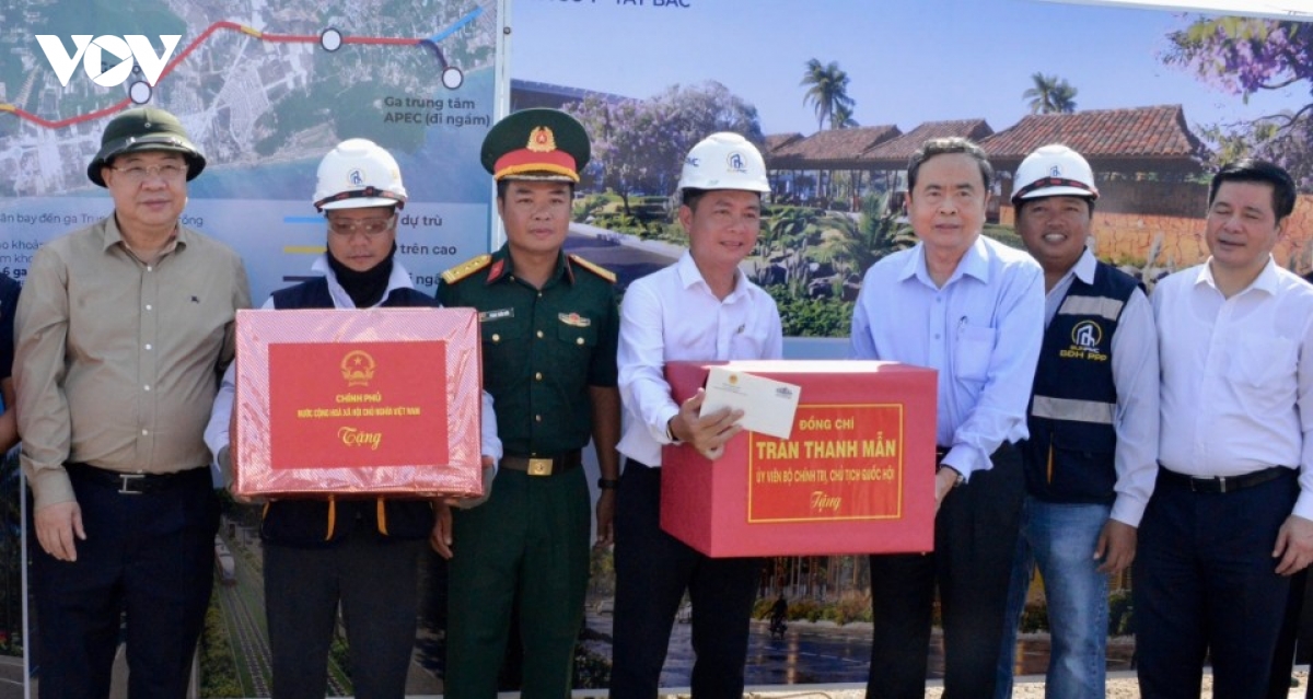 na president inspects progress of projects serving apec 2027 picture 8