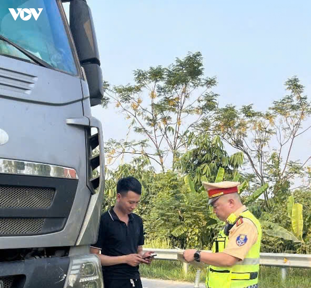 phu tho xu ly nhieu xe cho vat lieu roi vai, cho qua tai hinh anh 4
