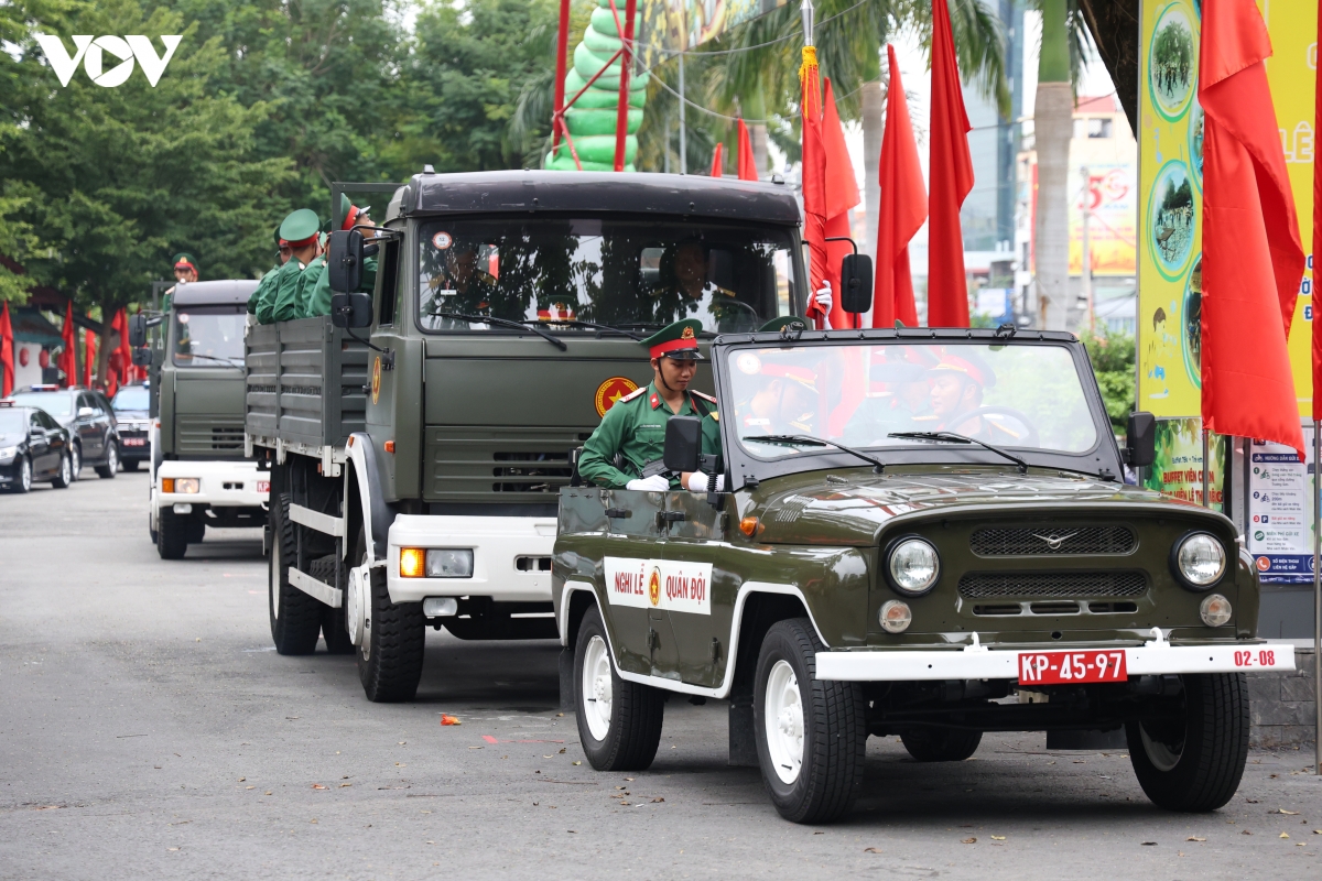 lo trinh di chuyen cua doan xe dua 731 hai cot liet si ve noi an nghi tai tp.hcm hinh anh 3