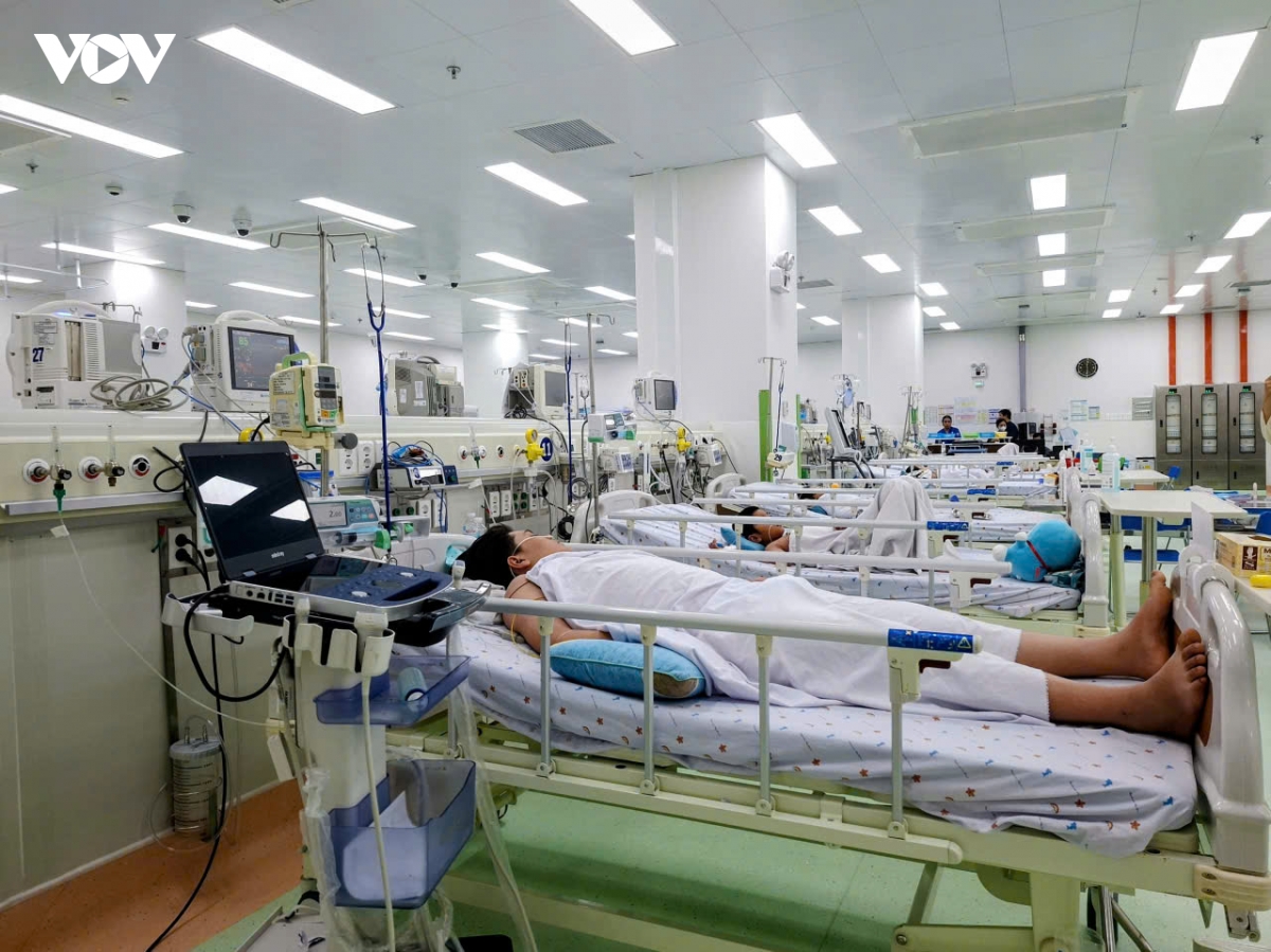 Sốt xuất huyết vào mùa mưa, nhiều trẻ ở TP.HCM nhập viện khi đã nặng