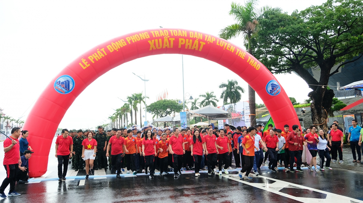 Da nang 3.000 nguoi tham gia le phat dong phong trao toan dan tap luyen the thao hinh anh 1