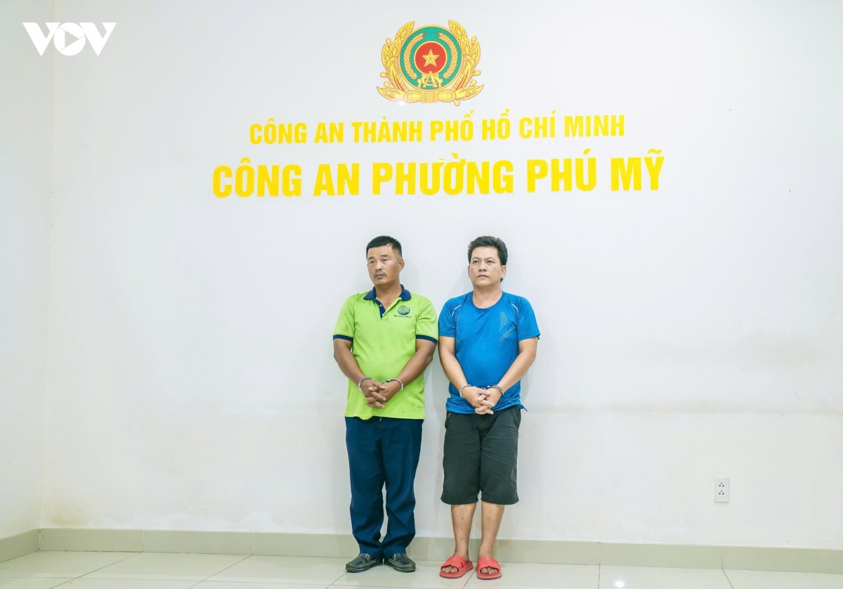 bat giu khan cap 2 lai xe dau keo au da tren quoc lo 51 hinh anh 1