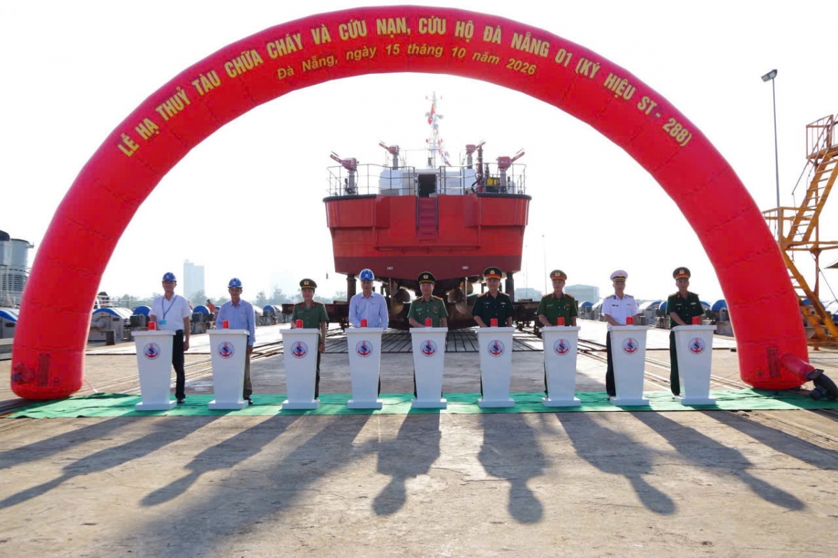 ha thuy tau chua chay va cuu nan, cuu ho tren song, cua bien tai Da nang hinh anh 1