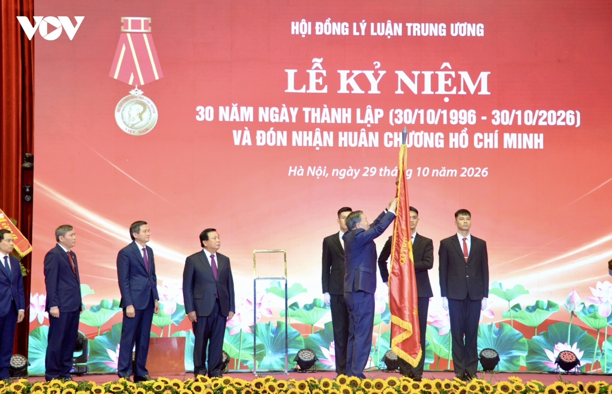 cong tac ly luan giu vai tro nen tang doi voi nang luc lanh dao, cam quyen cua Dang hinh anh 2