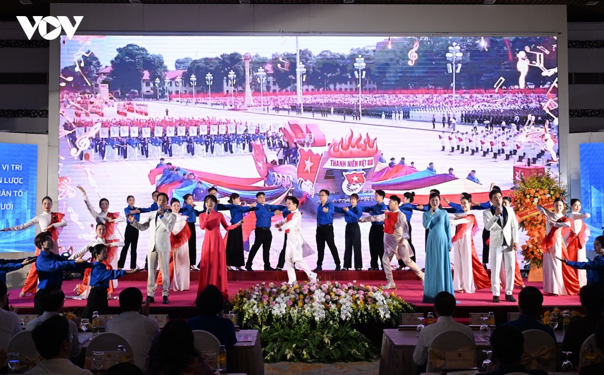 thu tuong chinh phu le minh hung doi thoai voi thanh nien viet nam hinh anh 4