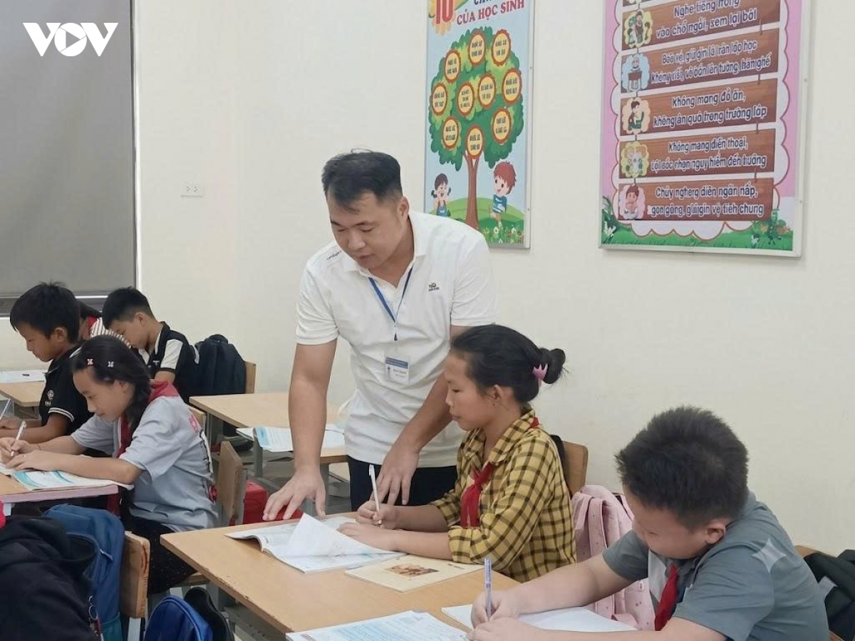 7 hoc sinh co nguy co bo hoc o xuan lac da tro lai truong hinh anh 4