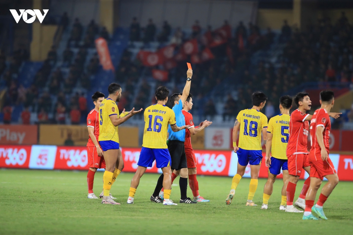 the cong viettel danh roi chien thang truoc 10 nguoi cua bac ninh fc hinh anh 5