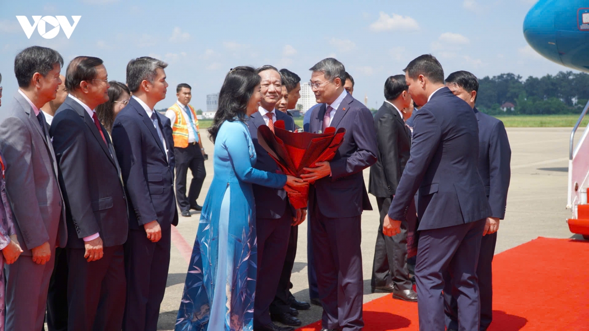 thu tuong le minh hung den thu do vieng chan bat dau chuyen tham chinh thuc lao hinh anh 5