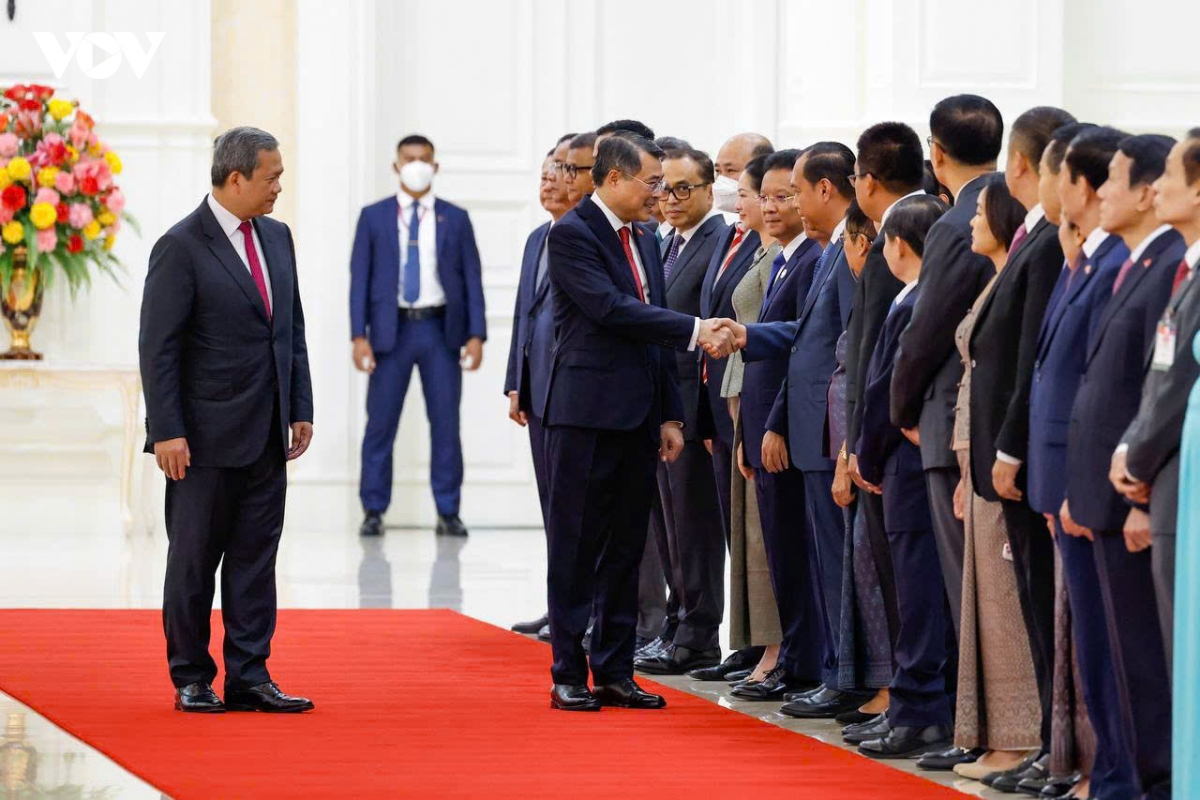 le don thu tuong le minh hung tham chinh thuc vuong quoc campuchia hinh anh 1