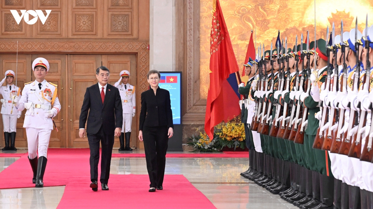 thu-tuong-le-minh-hung-don-thu-tuong-liechtenstein.gif