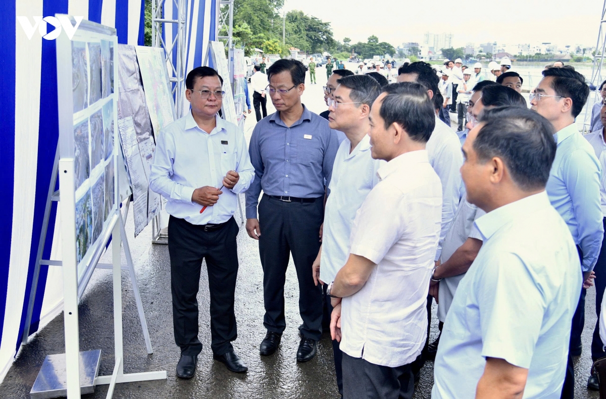 thu tuong kiem tra du an ha tang thoat nuoc va chong ngap trong diem tai tp.hcm hinh anh 2