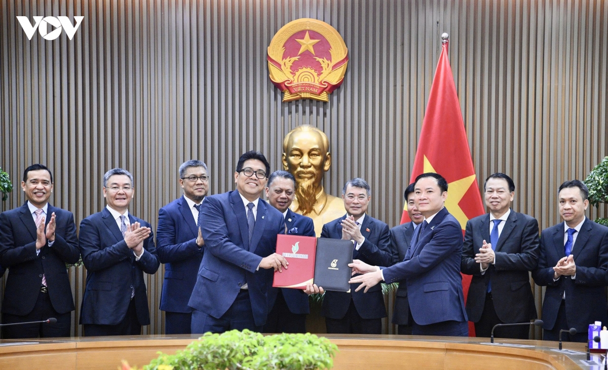 thủ tướng lê minh hưng tiếp chủ tịch tập đoàn dầu khí quốc gia malaysia hình ảnh 3 thu tuong le minh hung tiep chu tich tap doan dau khi quoc gia malaysia hinh anh 3