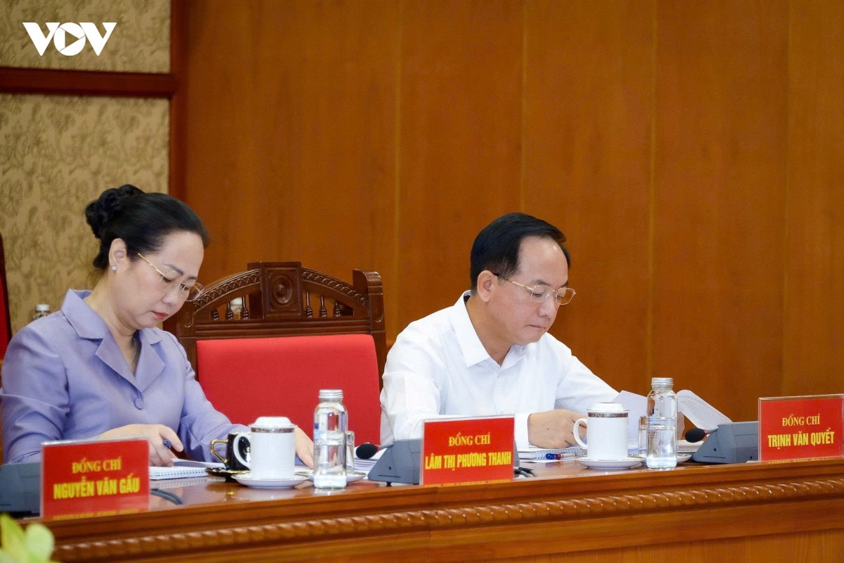 thuong truc ban bi thu tran cam tu chu tri hop ban chi dao ky niem cac ngay le lon hinh anh 5