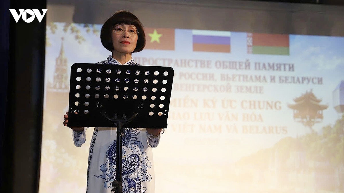  ve mien ky uc chung noi tinh ban viet-nga-belarus toa sang giua long budapest hinh anh 4