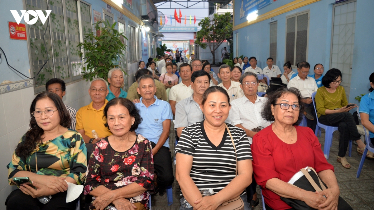 tp.hcm du kien chi hon 600 ty dong ho tro nguoi khong chuyen trach nghi viec hinh anh 1