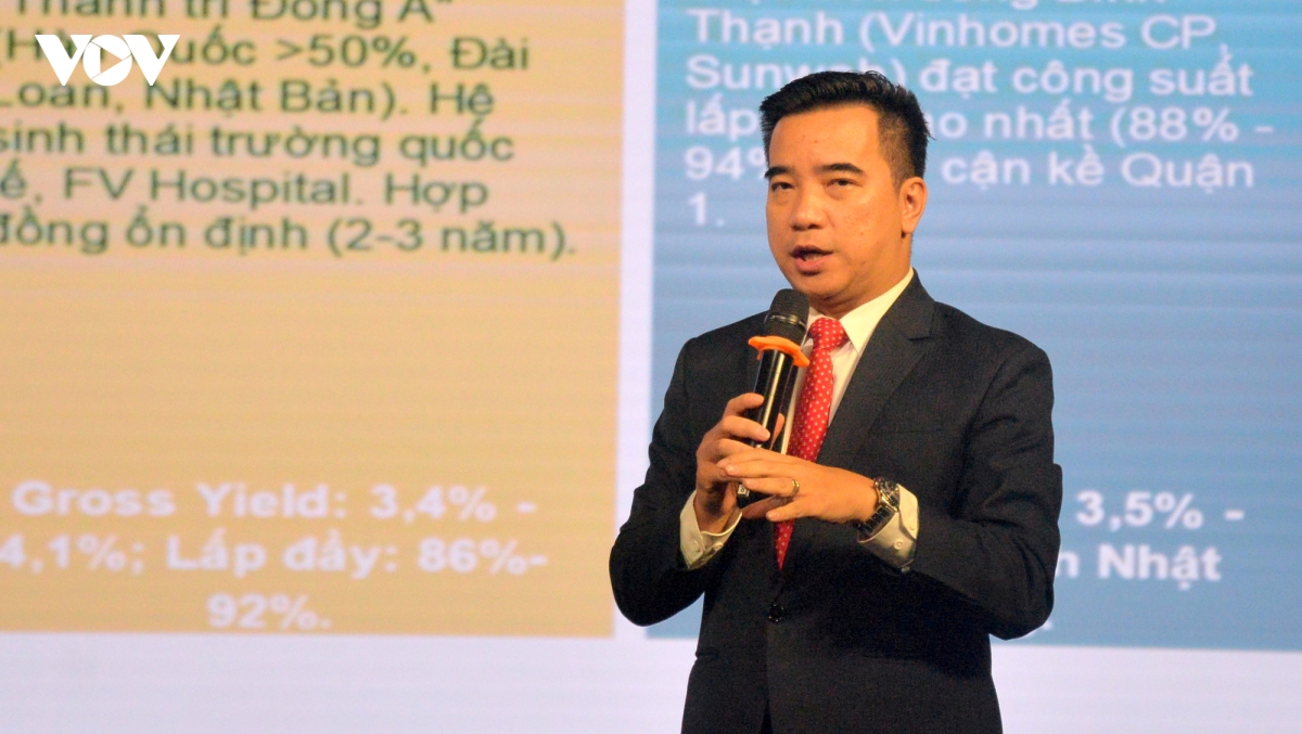 tp.hcm muon giu chan nhan tai quoc te luong cao van chua du hinh anh 2