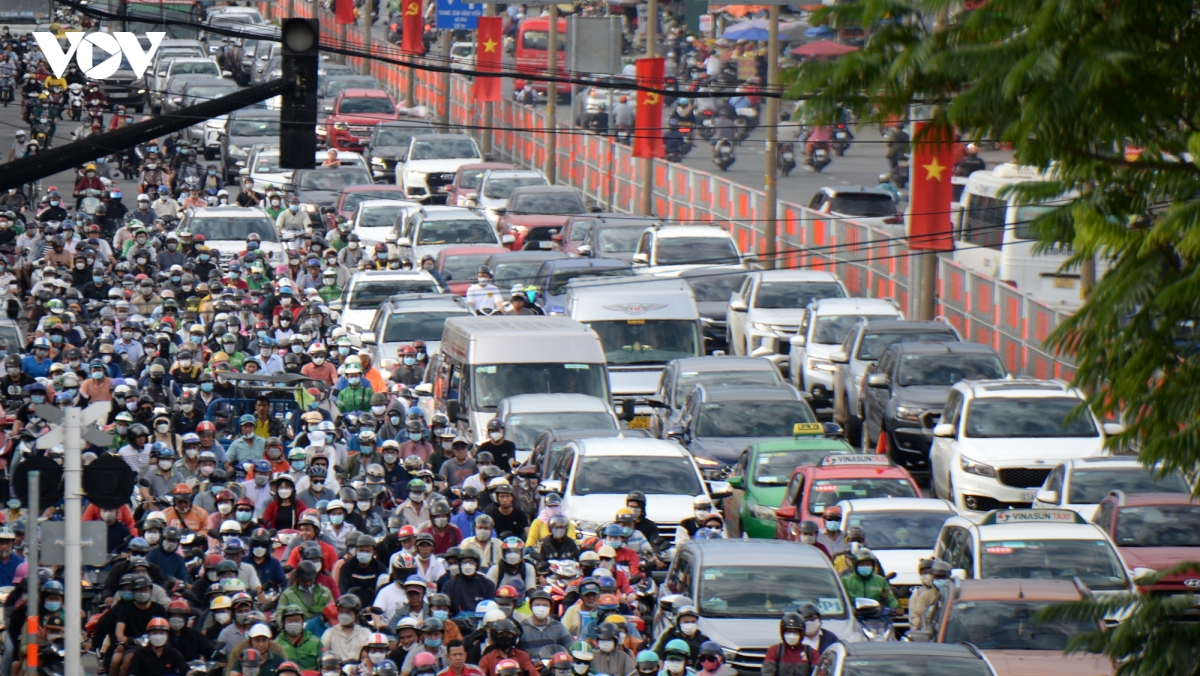 TP.HCM nghiên cứu lộ trình chuyển đổi giao thông xanh