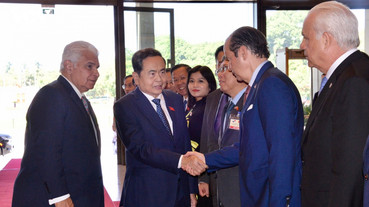 chu tich quoc hoi tran thanh man hoi kien tong thong cong hoa panama hinh anh 2
