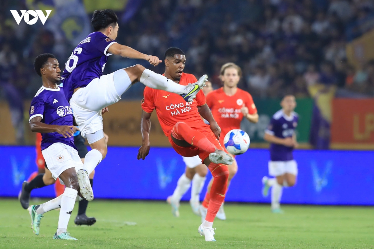 ha noi fc danh bai cahn, ninh binh chiem ngoi dau v-league hinh anh 8