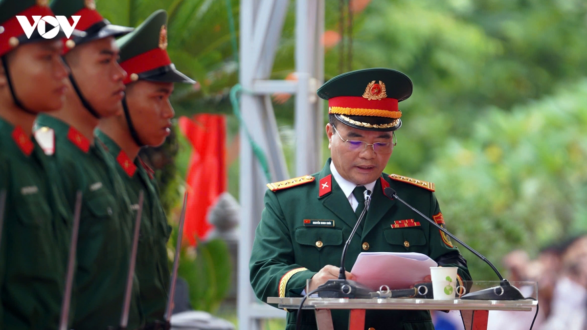 xuc dong le truy dieu, an tang hai cot liet si tai hai phong, can tho va tuyen quang hinh anh 26
