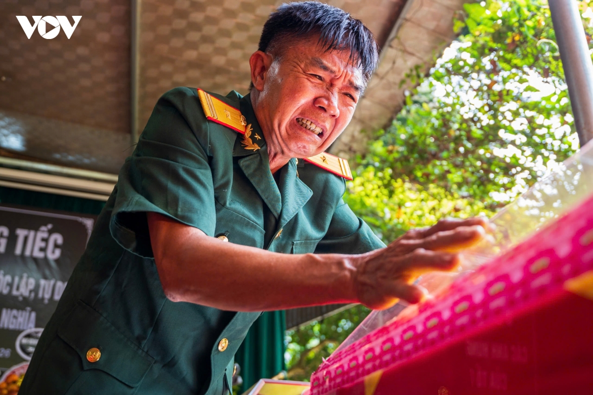 trang nghiem dong nguoi tien dua 93 liet si ve nghia trang liet si vi xuyen hinh anh 7