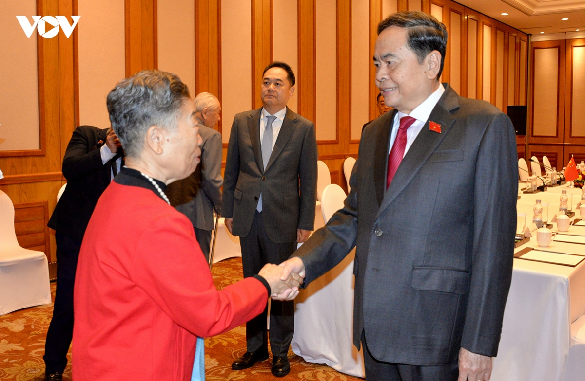 vietnam-china people-to-people exchanges should deliver tangible benefits, na leader says picture 2
