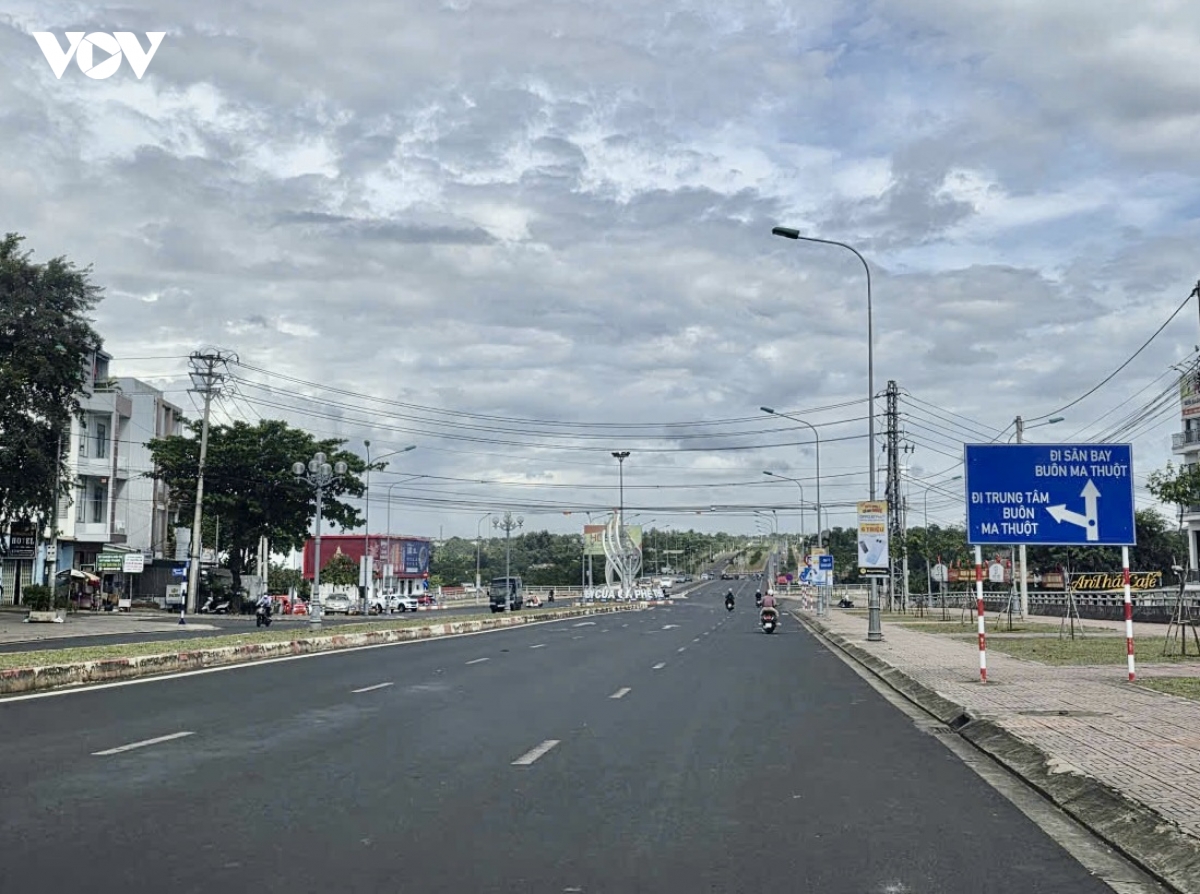 Dak lak bo tri 1.730 ty dong lam duong noi cao toc voi do thi buon ma thuot hinh anh 1