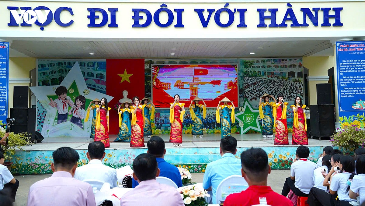 san choi ca hat online uom mam tai nang nhi can tho hinh anh 1