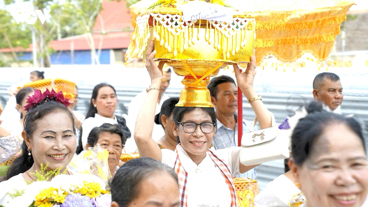 le dang y kathina net dep van hoa tam linh cua dong bao khmer hinh anh 3