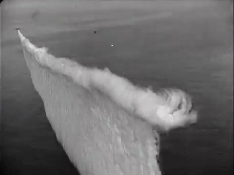 Quân đội Mỹ tạo ra màn khói “phù thủy” làm “mù mắt” tàu ...