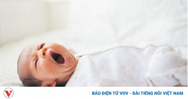 Các mẹ đã biết cách dỗ bé sơ sinh ngủ siêu nhanh này chưa?