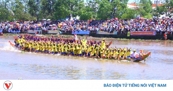 Độc đáo ghe Ngo của đồng bào Khmer