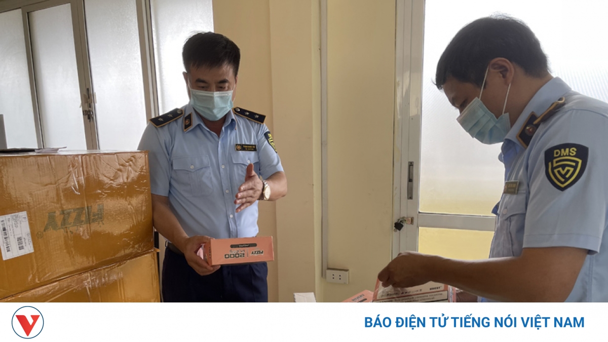 Đột kích cơ sở kinh doanh thuốc lá điện tử nhập lậu - Vimarsana News