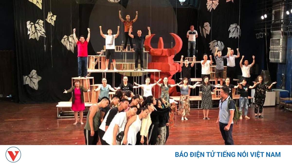 Đưa nghệ thuật hàn lâm đến công chúng: Đằng sau những đêm diễn cháy vé - Vimarsana News