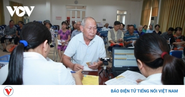 Đề xuất tăng 15% lương hưu từ đầu năm 2022 - Vimarsana News