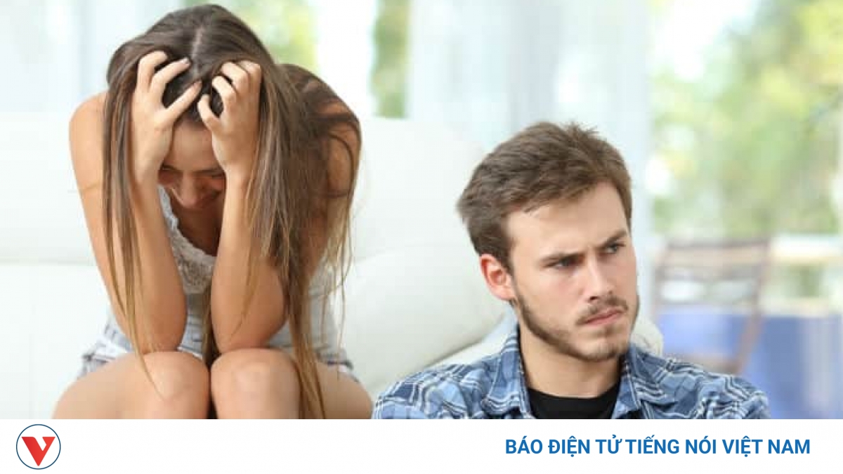 Làm thế nào để đối phó với bạn trai hay ghen? - Vimarsana News