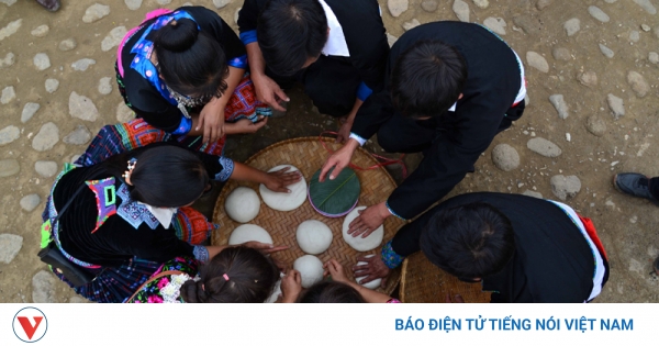 Bánh dày không thể thiếu trong ngày Tết của đồng bào Mông