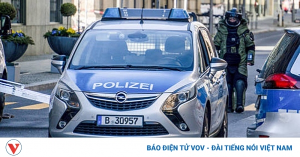 thumbnail - Cảnh sát Đức điều tra vụ ném thiết bị nổ vào nơi ở của các nhà báo Nga tại Berlin | VOV.VN
