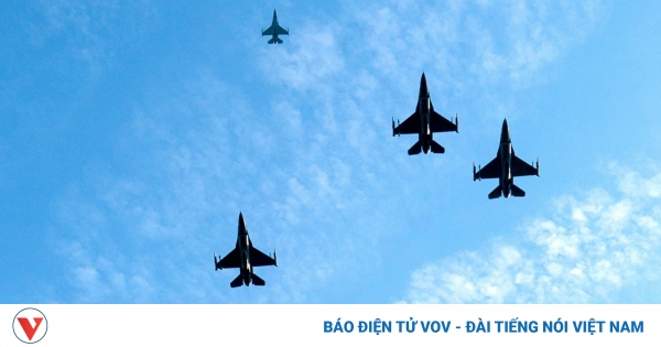 thumbnail - Nhà Trắng nói gì về việc cung cấp máy bay chiến đấu cho Ukraine?