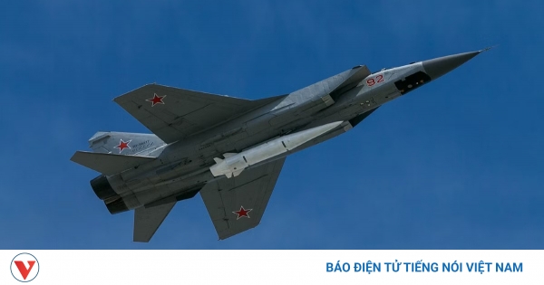 Vykhino metro bekatidagi qizlar