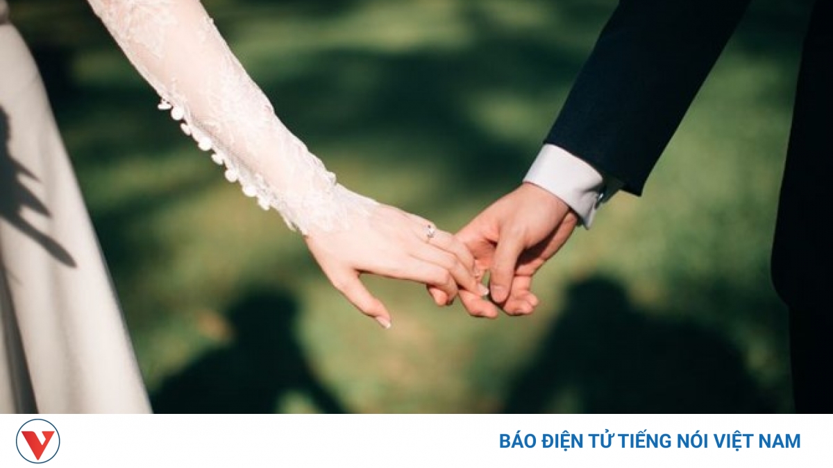 "Mùi vợ cũ" - Những phút yếu lòng