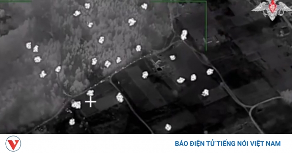 Tên lửa Nga Iskander làm nổ tung cả đoàn xe quân sự cùng kho đạn Ukraine