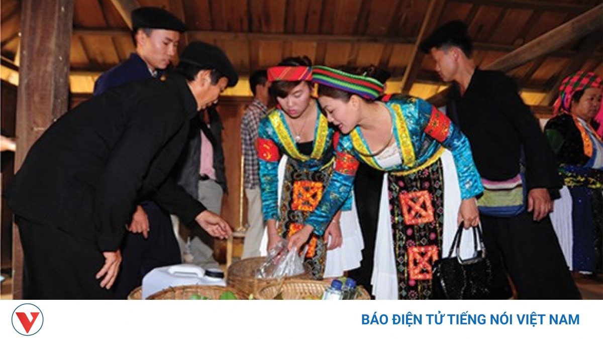 "Sính lễ": Khát vọng của các chàng trai cô gái người Mông