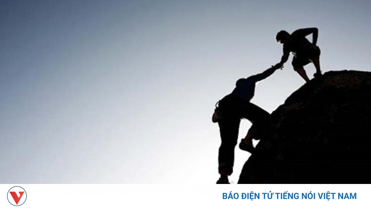 "Người thợ đồng hồ": Một câu chuyện về lòng tử tế