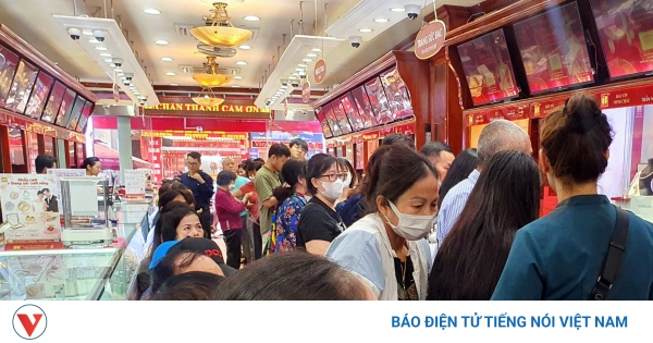 베트남 금 거래 대기 행렬 관련 이미지