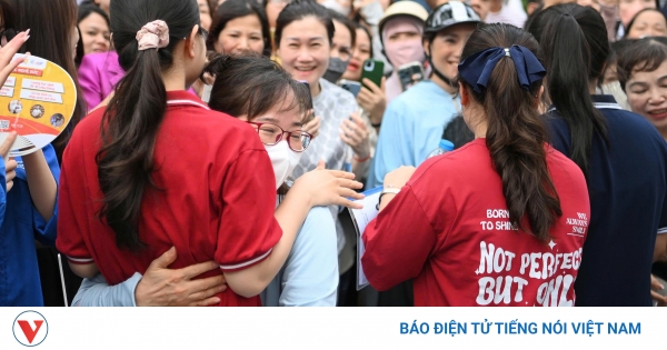 Điểm Chuẩn ĐHCN - ĐHQGHN 2025: Ngành Công Nghệ Thông Tin 'Hot' Nhất, Đậu Đại Học Cần Bao Nhiêu Điểm?