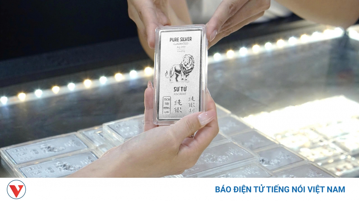 Giá bạc trong nước tiếp tục giảm nhẹ