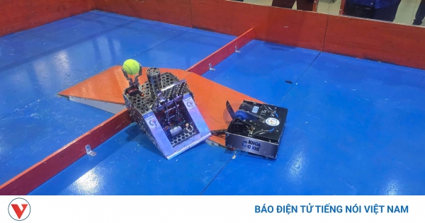 Màn so tài robot "nảy lửa" của kỹ sư công nghệ tương lai tại TP.HCM